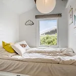 2 Bedroom Lovely In *