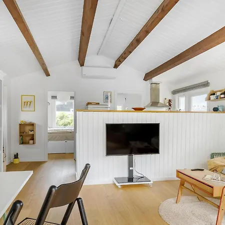2 Bedroom Lovely In *