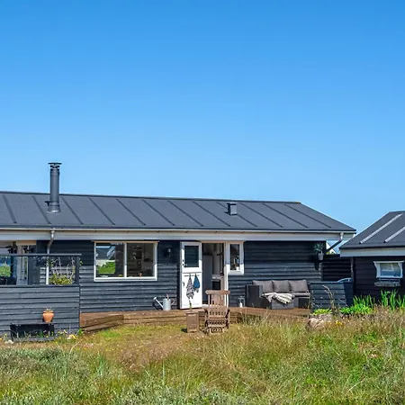 2 Bedroom Lovely In *