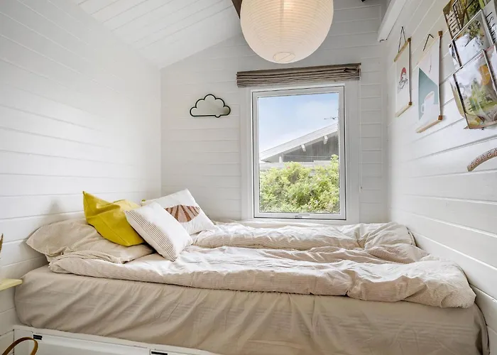 2 Bedroom Lovely In *